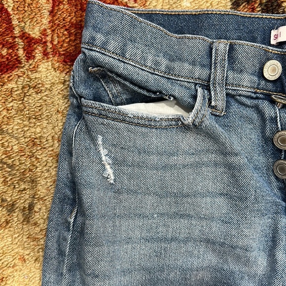 SO Womens Curvy Mom Ripped Jeans Size 3/26 - Picture 4 of 7